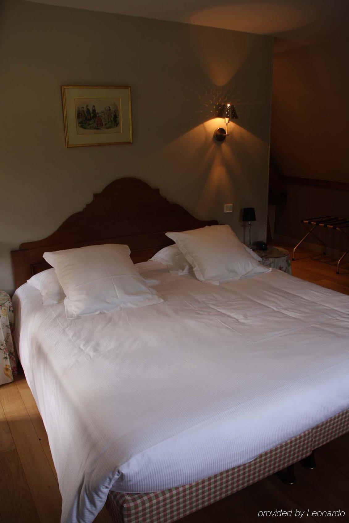 Hotel La Chaumiere Honfleur Pokoj fotografie